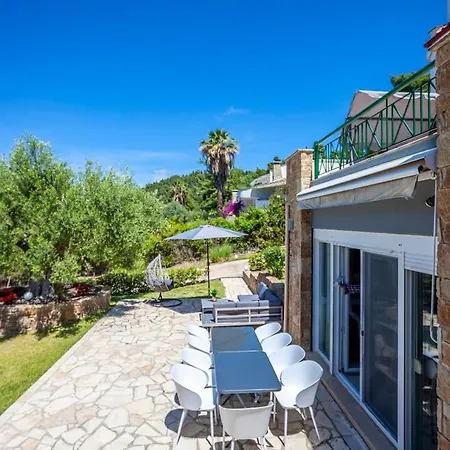 Viorelis Sea View Villa *