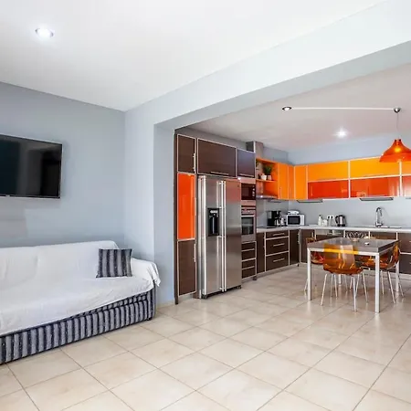 Viorelis Sea View Villa