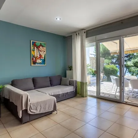 Viorelis Sea View *