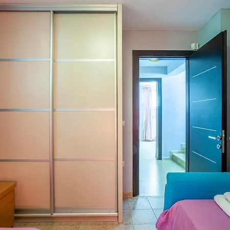 Villa Viorelis Sea View *